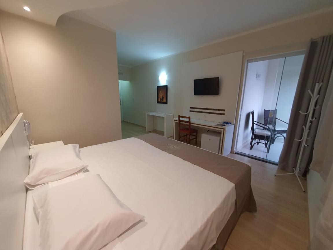 Charles Hotel Porto Ferreira Bagian luar foto