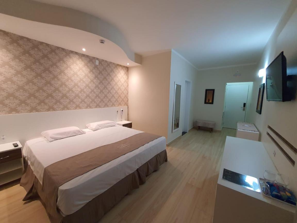 Charles Hotel Porto Ferreira Bagian luar foto