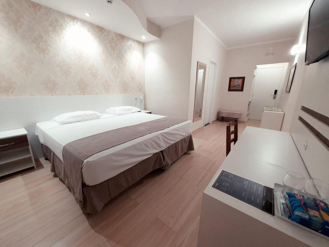 Charles Hotel Porto Ferreira Bagian luar foto