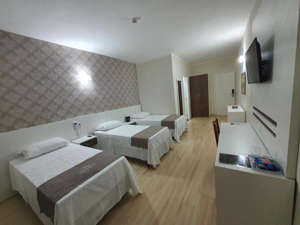 Charles Hotel Porto Ferreira Bagian luar foto