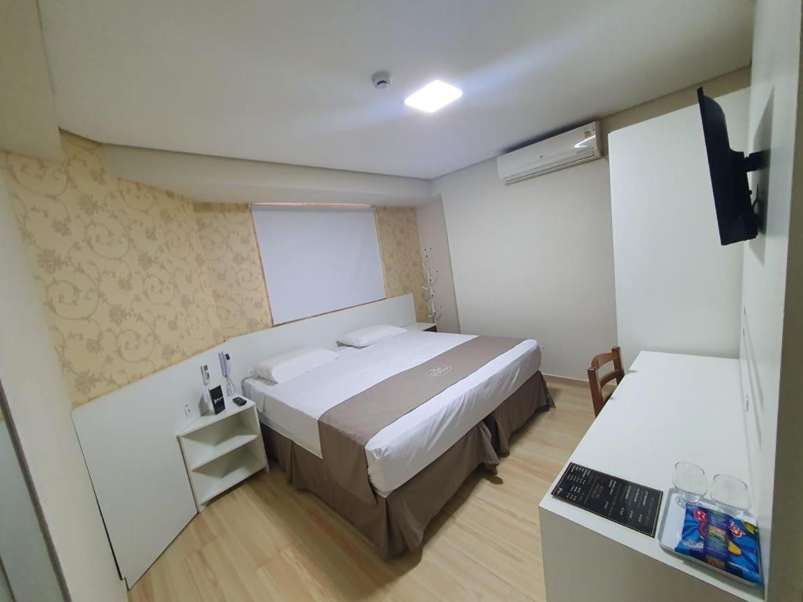 Charles Hotel Porto Ferreira Bagian luar foto