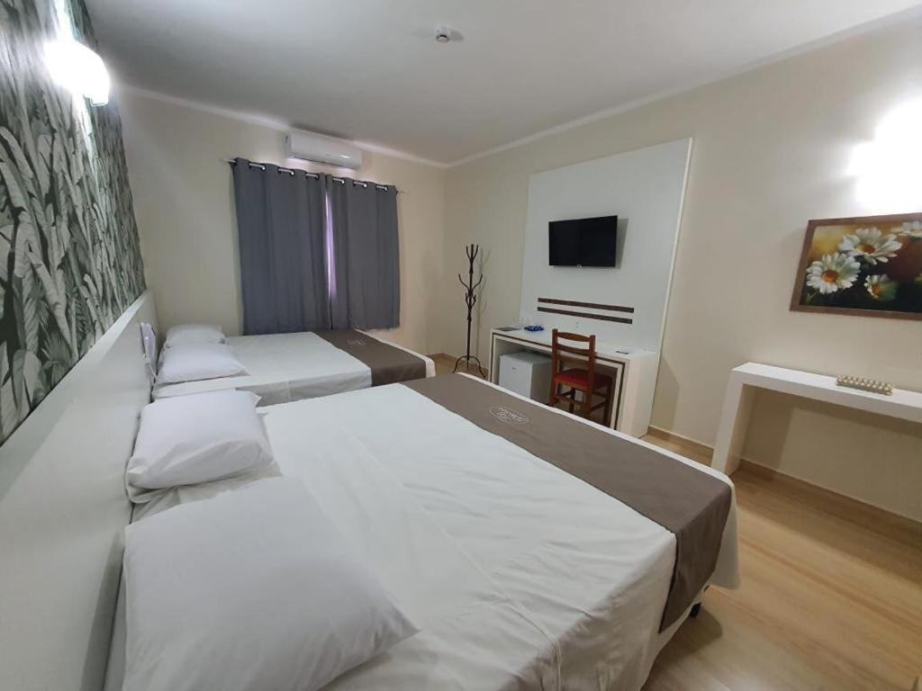 Charles Hotel Porto Ferreira Bagian luar foto